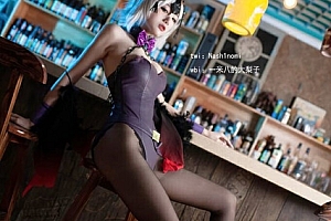 一米八的大梨子-黑贞女仆兔耳夜礼服COS
